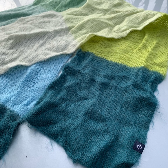 GAP Super Soft Knit Scarf - Picture 2 of 4